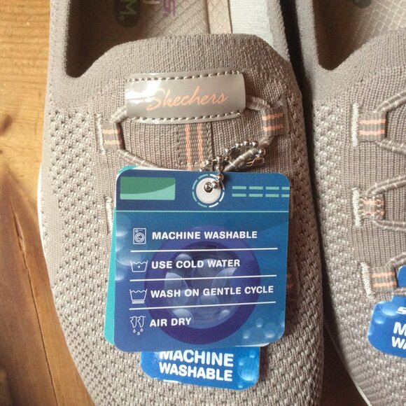 Skechers NWT Taupe Newbury Street Be Adventurous Slip On Shoes Size 9.5 - Picture 8 of 11